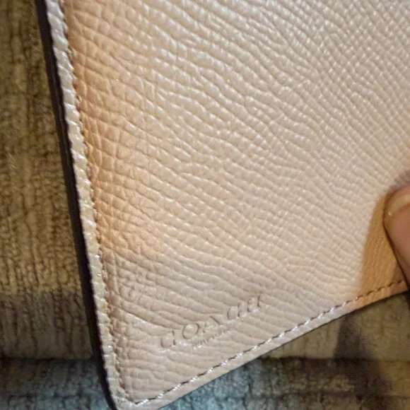 Coach Tangerine Textured Wallet like new, zippercompartment credit card ID area - Picture 7 of 8